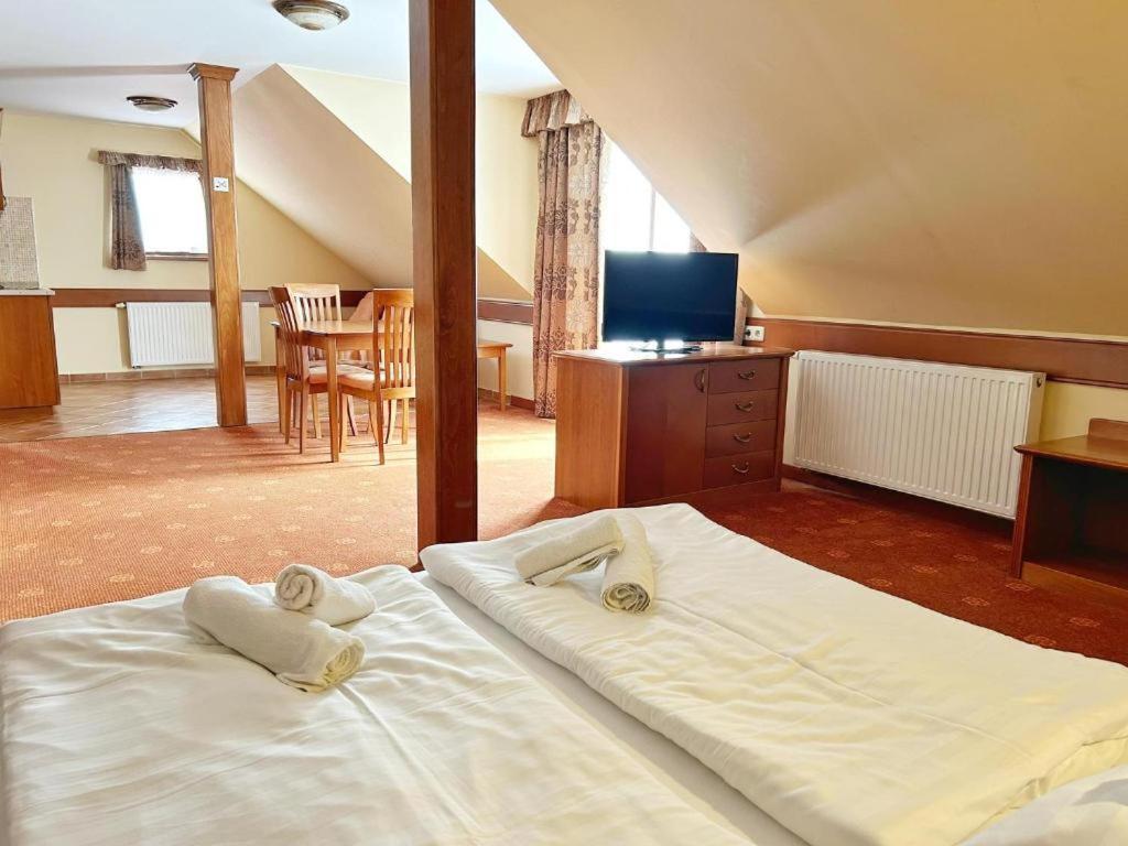 Fonix Wellness *** 1 A Epulet Bed & Breakfast Heviz Ngoại thất bức ảnh