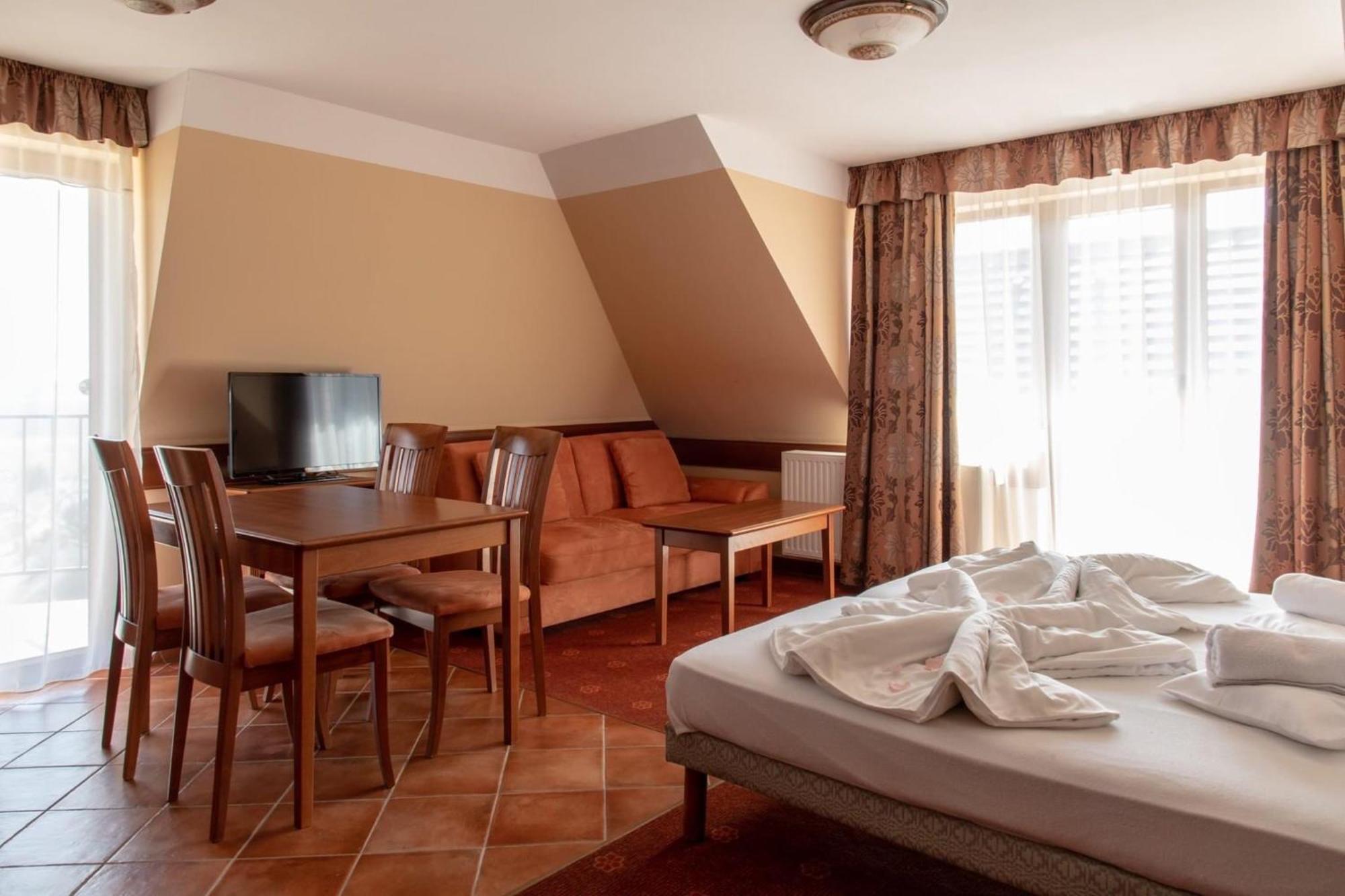 Fonix Wellness *** 1 A Epulet Bed & Breakfast Heviz Ngoại thất bức ảnh