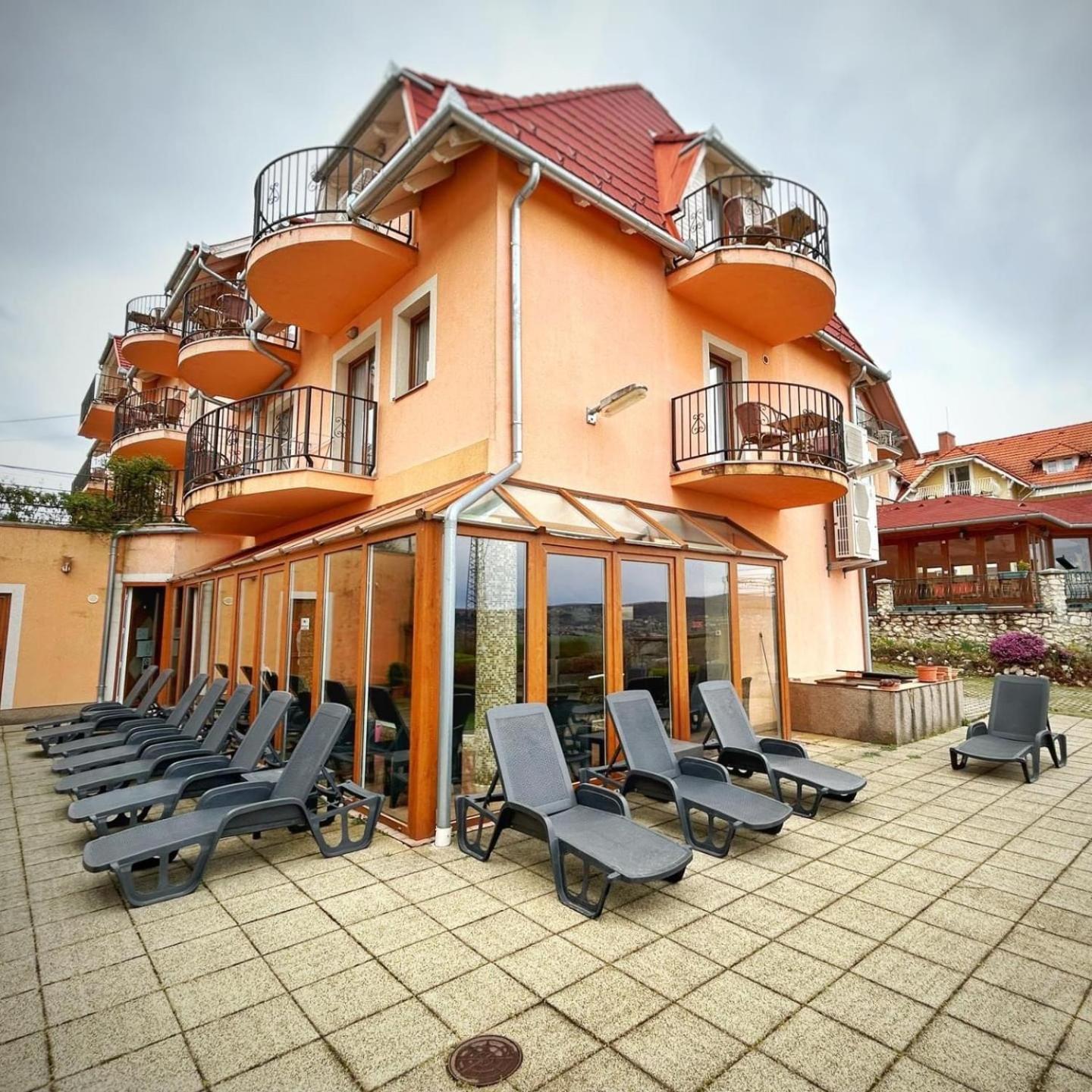 Fonix Wellness *** 1 A Epulet Bed & Breakfast Heviz Ngoại thất bức ảnh